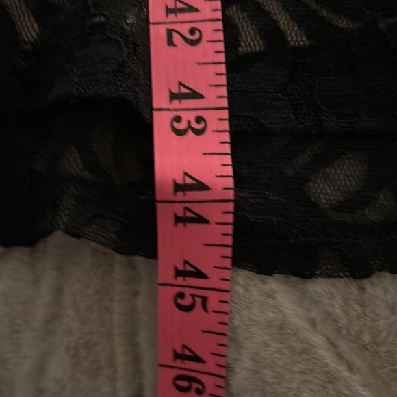 Amazing lace dress by forever 21 - Picture 10 of 11